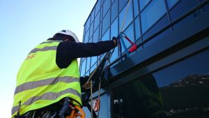 Narvik kõrgtööde ehitusalpinism 2 Skyproff kõrgtööd ehitusalpinism tööstusalpinism 1 300x169 narvik korgtoode ehitusalpinism 2 skyproff korgtood ehitusalpinism toostusalpinism